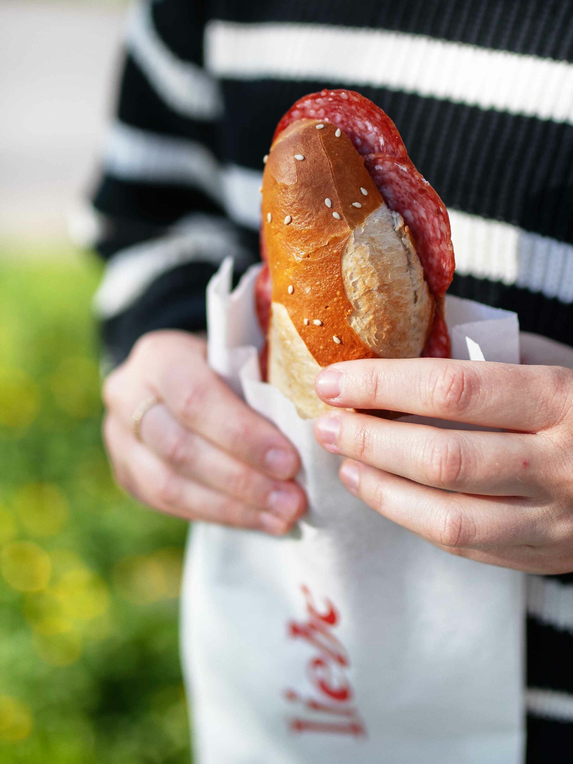 mangold_snacks_laugenstaengel_salami_web_02-scaled