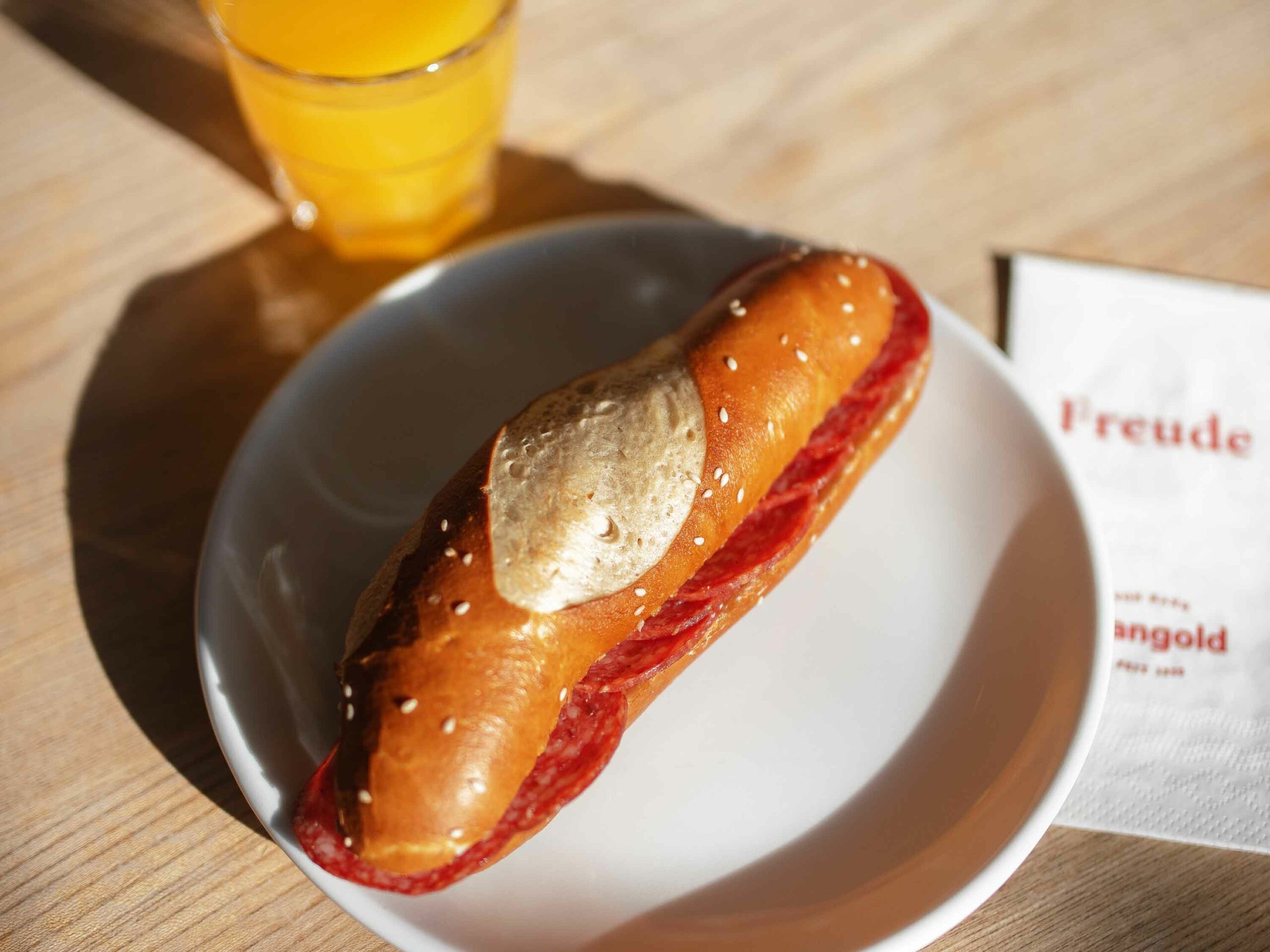 mangold_snacks_laugenstaengel_salami_web_03-scaled